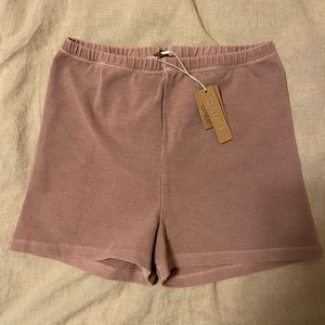 Skims Outdoor Short Shorts